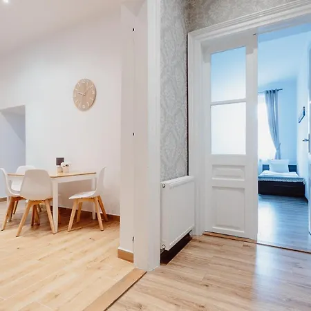 Apartament Atticus *
