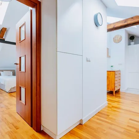 Atticus Apartament *