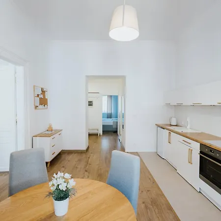 Atticus * كراكوفيا