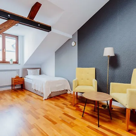 Atticus Apartment *