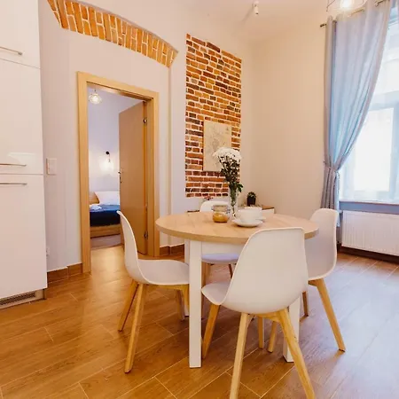 Atticus Apartment *